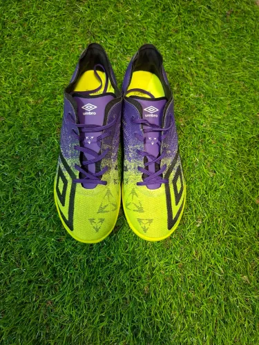Chuteira Society Umbro Velocita Décimo Premier