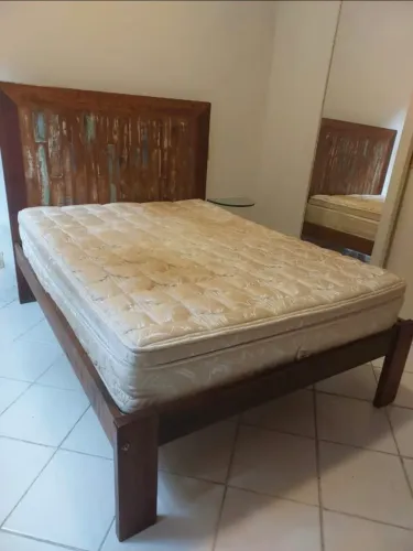 Cama casal Rústica de Madeira 