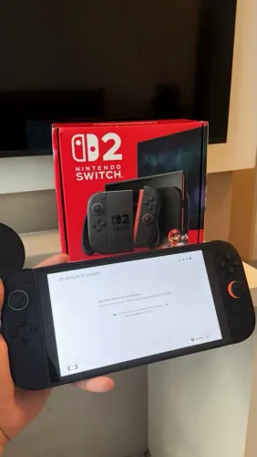 Nintendo Switch 2 256GB + Mario Kart World (cartucho) - Perfeito estado