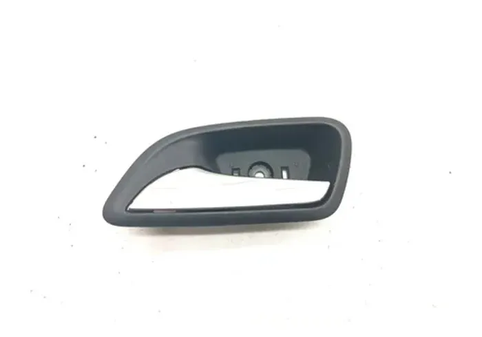 Maçaneta Interna Traseira Esquerda Chevrolet Cruze 2013 Cromado Traseira