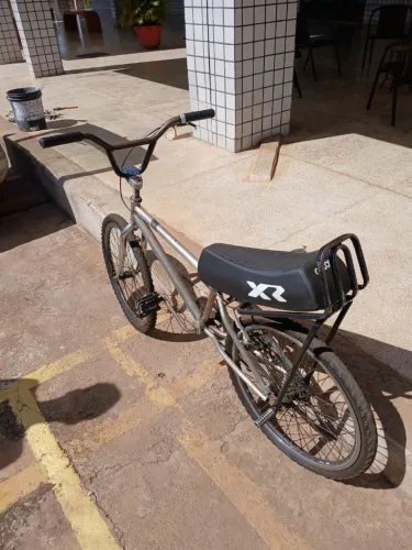 Bicicleta BMX entregue ao departamento médico, igual ao Neymar!