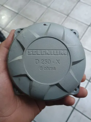 Corneta JBL D250X