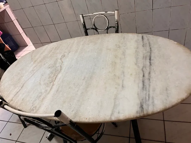 Mesa de mármore
