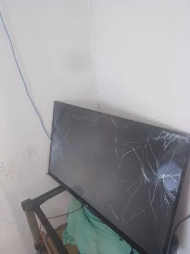 Tv smart quebrada 