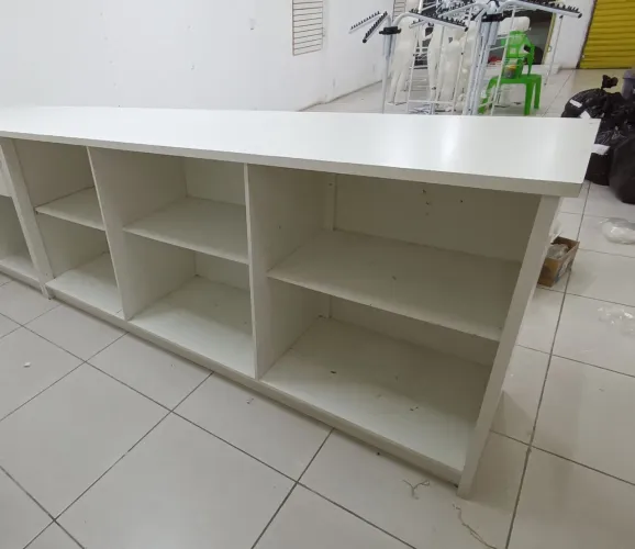 Balcão de atendimento grande em MDF naval