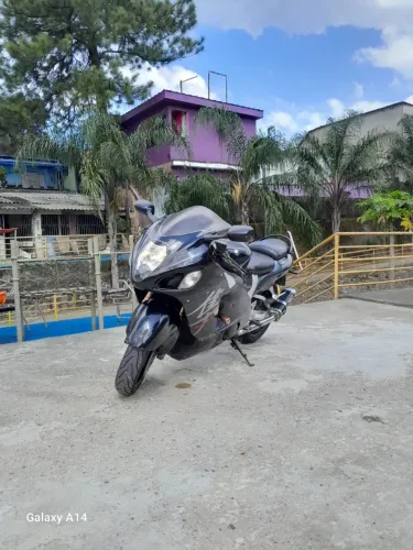 Suzuki Hayabusa 1300 abaixo da tabela