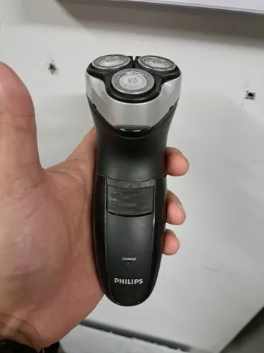 Barbeador Philips - Excelente Estado (Bateria Ok + Cabo)