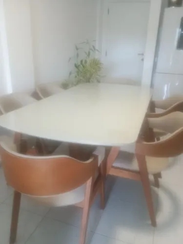 Mesa de jantar com 6 cadeiras