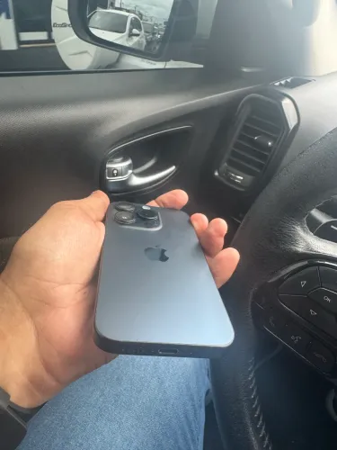 iPhone 15 pro 87 % de saúde 
