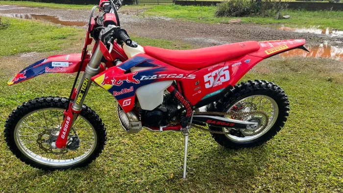 300 2T