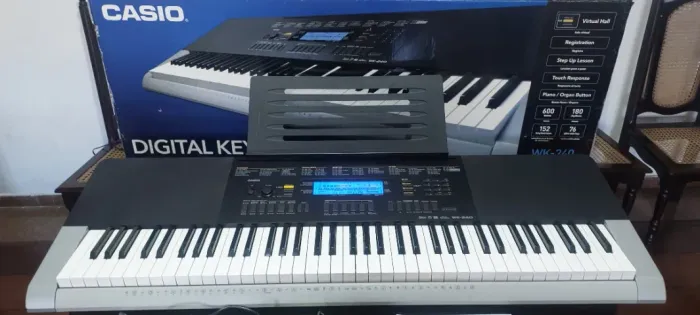 Teclado Casio WK - 240   Standard 76 Teclas Preto (Excelente)