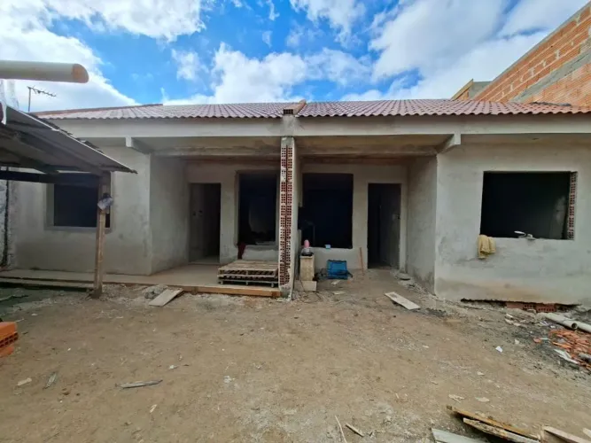 Casa a venda no Sítio Cercado