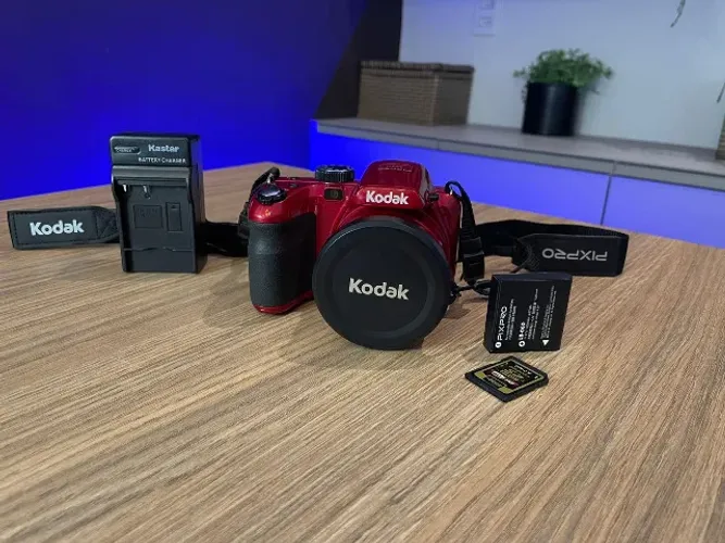 Camera Kodak Pixpro Az421 Vermelha 16mp Zoom 42x Full Hd 