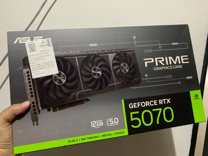 Placa de video geforce rtx 5070 12gb, Asus prime triple fan