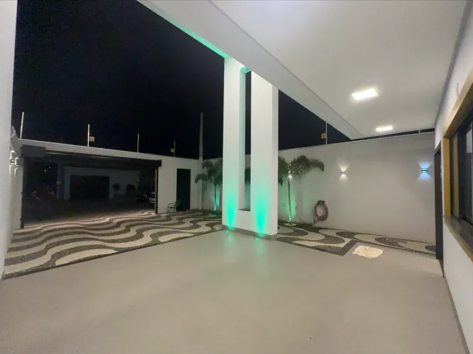 Vendo Sobrado Arso 52 (505 Sul), c/ 237,00m2 a.c., sendo 3 suítes com sacada etc..
