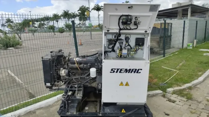 Gerador STEMAC 55/50 kVA (55kVA/50kVA) 2014