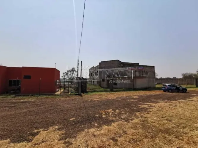 Prédio comercial no 7º Distrito Industrial ao lado da Heineken Brasil em Araraquara