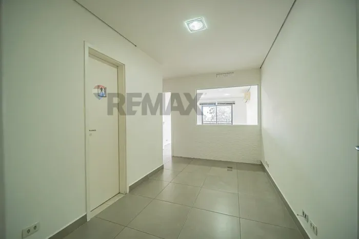 Sala Comercial para alugar em Vila Santo Antônio de 75.84m² com 1 Garagem