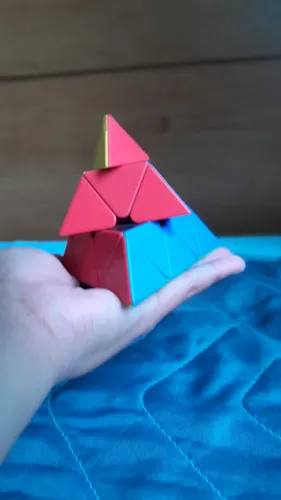 Cubo Pyraminx Moyu