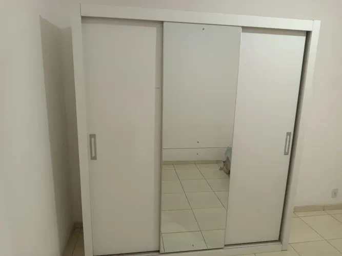 Guarda roupa perfeito estado