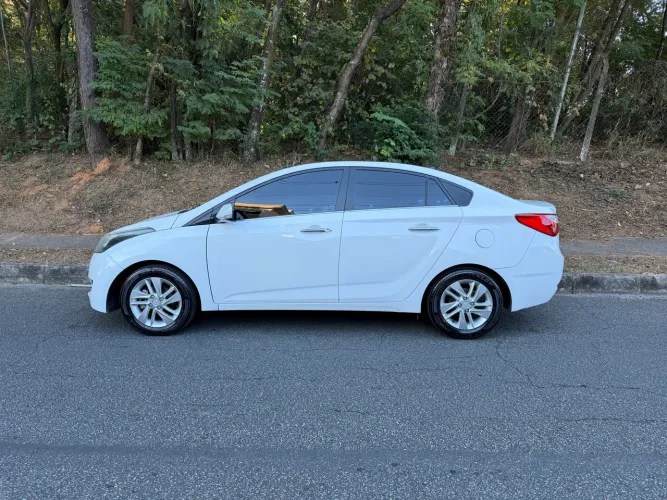 Hyundai HB20S Premium 1.6 Flex 16V Aut. 4P 2015