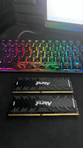 Vendo memória ram 4000 mhz 16gb