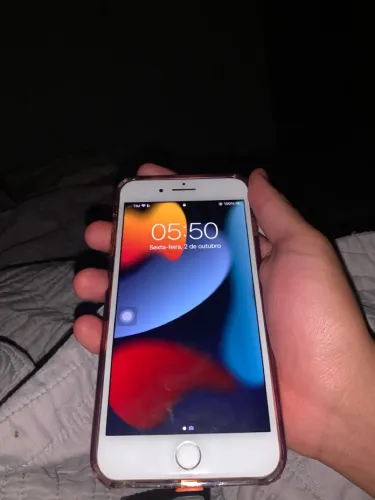 iPhone 7 Plus zero acompanha carregador e capa