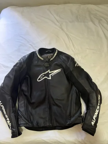 Jaqueta ALPINESTARS e capacete kit