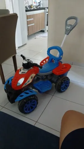 Vendo carrinho de passeio Spider-Man, semi novo!