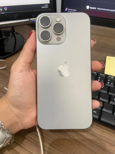 iPhone 16 pro max 256gb com garantia até setembro 