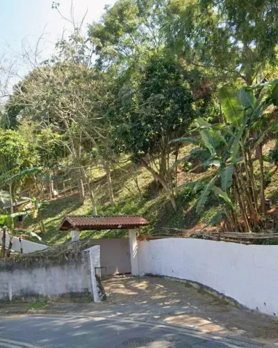 Casa Guararema no alto do Vale eucaliptos 1200m2