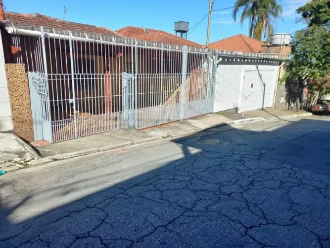 CASA JD TREMEMBÉ PROX. SUPERMERCADO OURINHOS 2 QUARTOS, 3 GARAGEM QUINTAL, LAVANDERIA, 