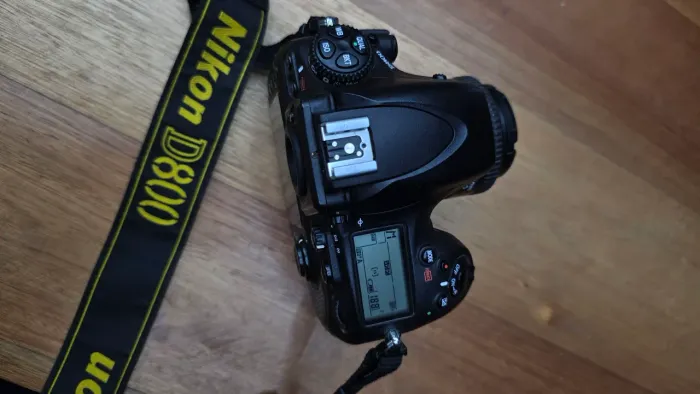 NIKON D800 SUPER CONSERVDA, USADA COMO SEGUBDA CÂMERA