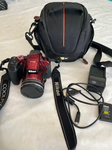 NIKON COOLPIX B700