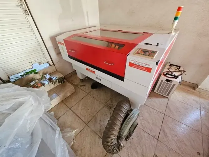 Vendo Máquina de Corte e Gravação a Laser CO2 ? 90W