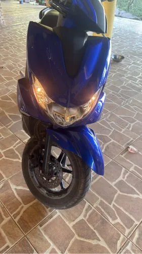 Vende-se moto Yamaha 125 Fluo 22/23 conservadíssima!oportunidade única! 11,500