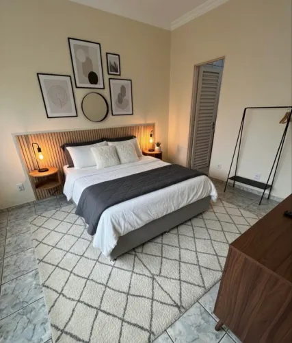 Vendo cama de casal.