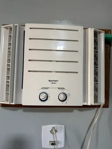Ar condicionado 7500 BTUs Midea