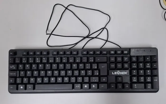 Kit teclado e mouse Lehmox USB seminovos