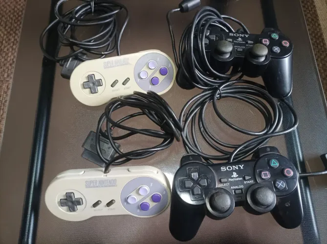 Lote controles originais no estado, sem garantias