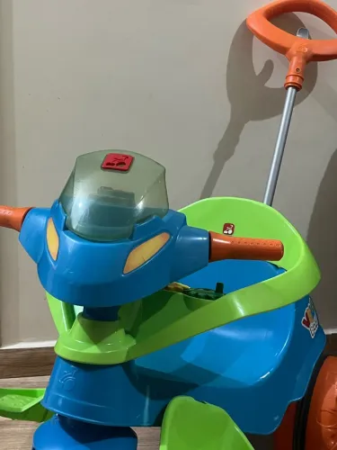 Motoquinha infantil com Haste e Suporte para celular