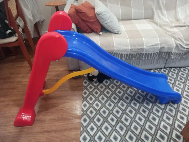 Escorregador infantil