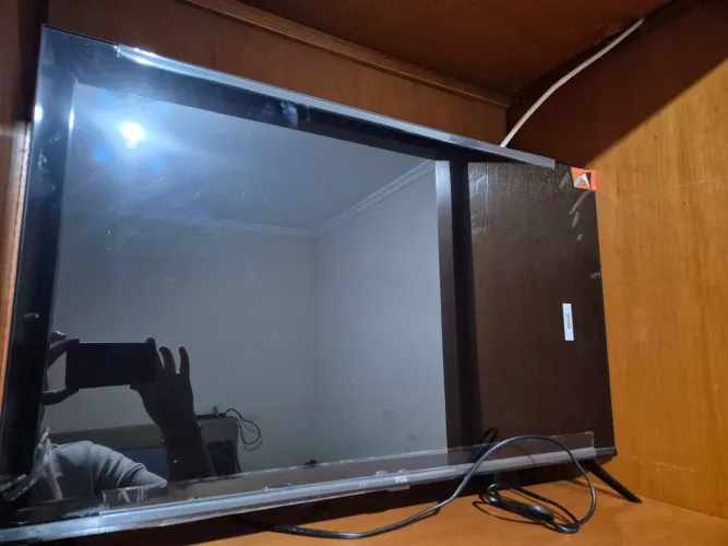 TV SMART NOVA AINDA NO PLÁSTICO