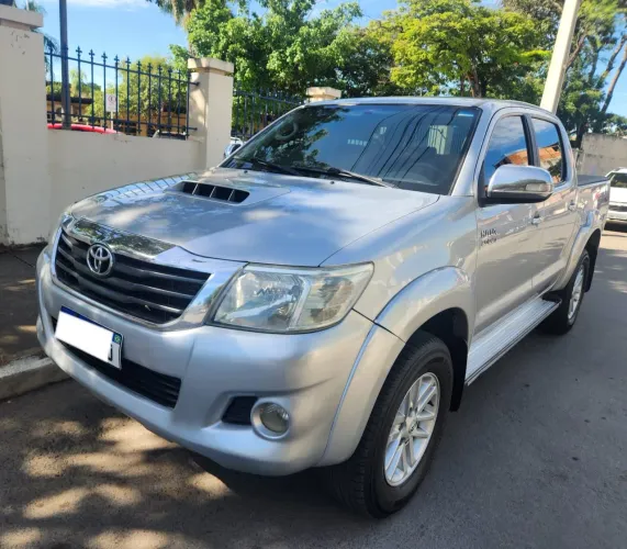 Toyota Hilux CD SRV D4-d 4X4 3.0 TDI Diesel AUT 2012