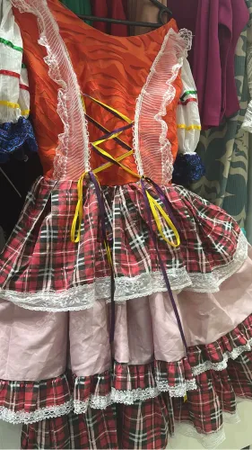 Vestido de quadrilha usado apenas uma vez está novo
