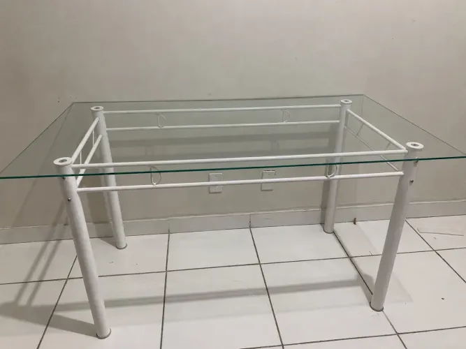 Mesa em estado de nova