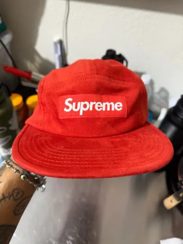 Boné Supreme Suede Camp Cap 