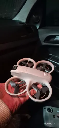 Drone dji semi novo!!com controle e tres baterias! Troco por um teclado arranjador