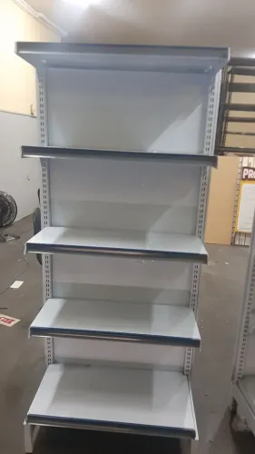 Gondola de 1,70 por 0,80 cm