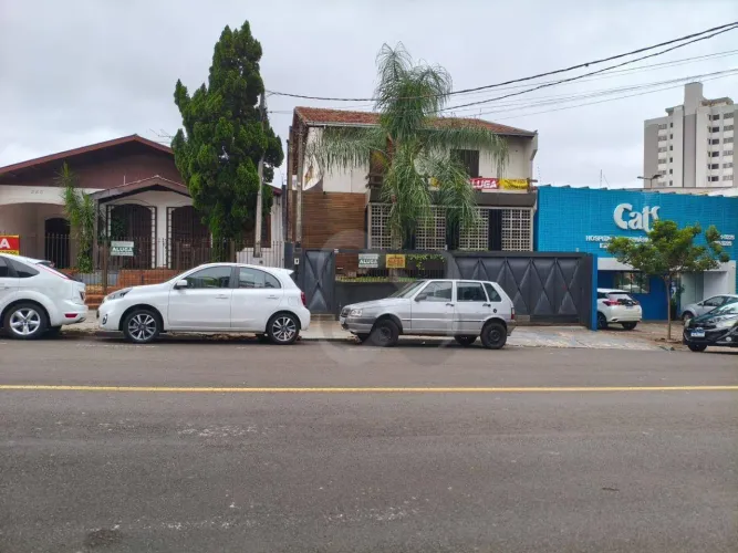 Sobrado com 3 dormitórios para alugar, 280 m² por R$ 6.500,01/mês - Aurora - Londrina/PR